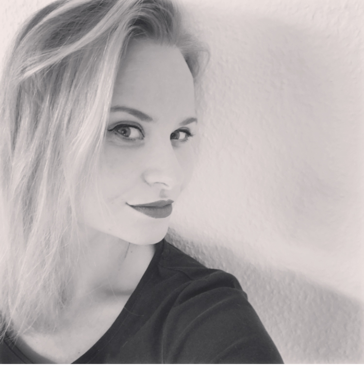 Stefanie Feest - Peachplease Yoga