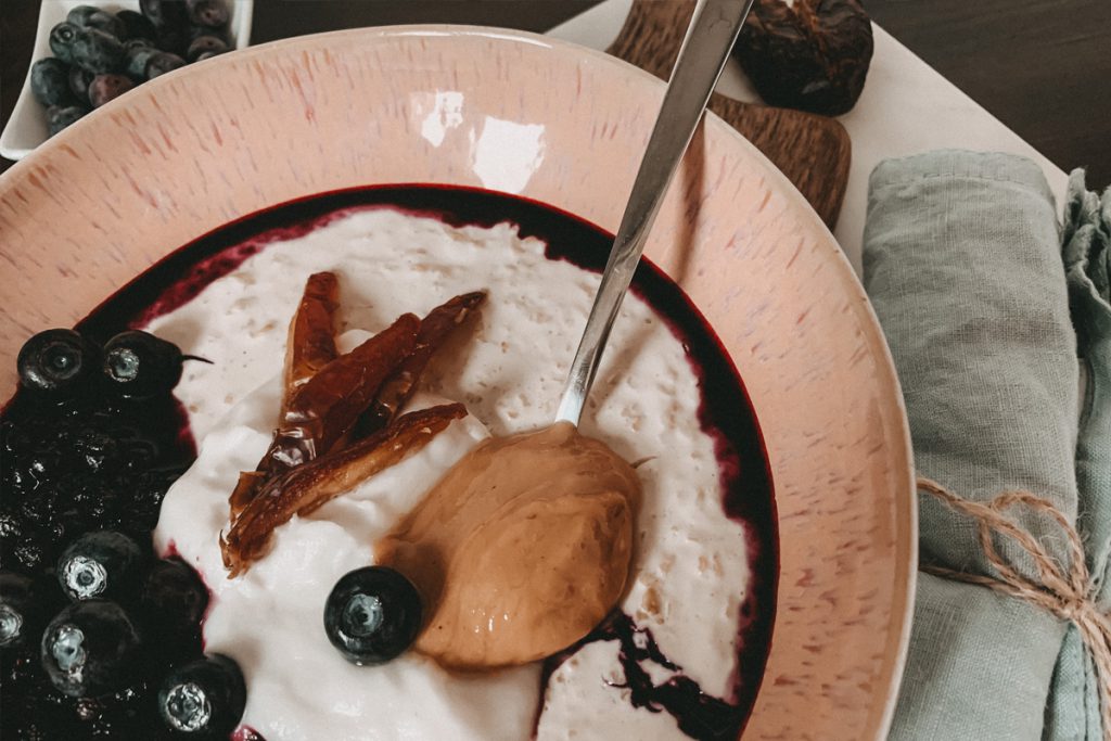 Vanille-Blaubeer-Porridge